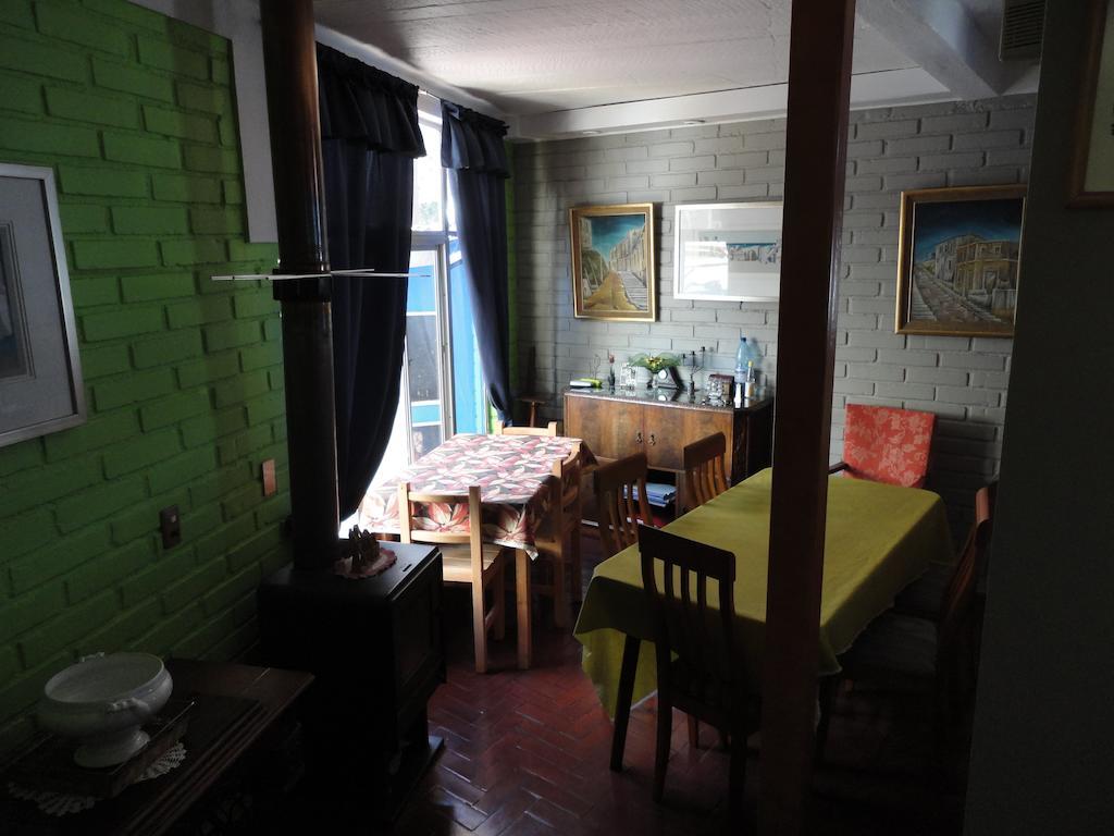 Hostal Recuerdos De Familia Bed & Breakfast บัลปาราอีโซ ภายนอก รูปภาพ